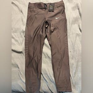 New Nike Speed Tight Fit Brown
Legging Large